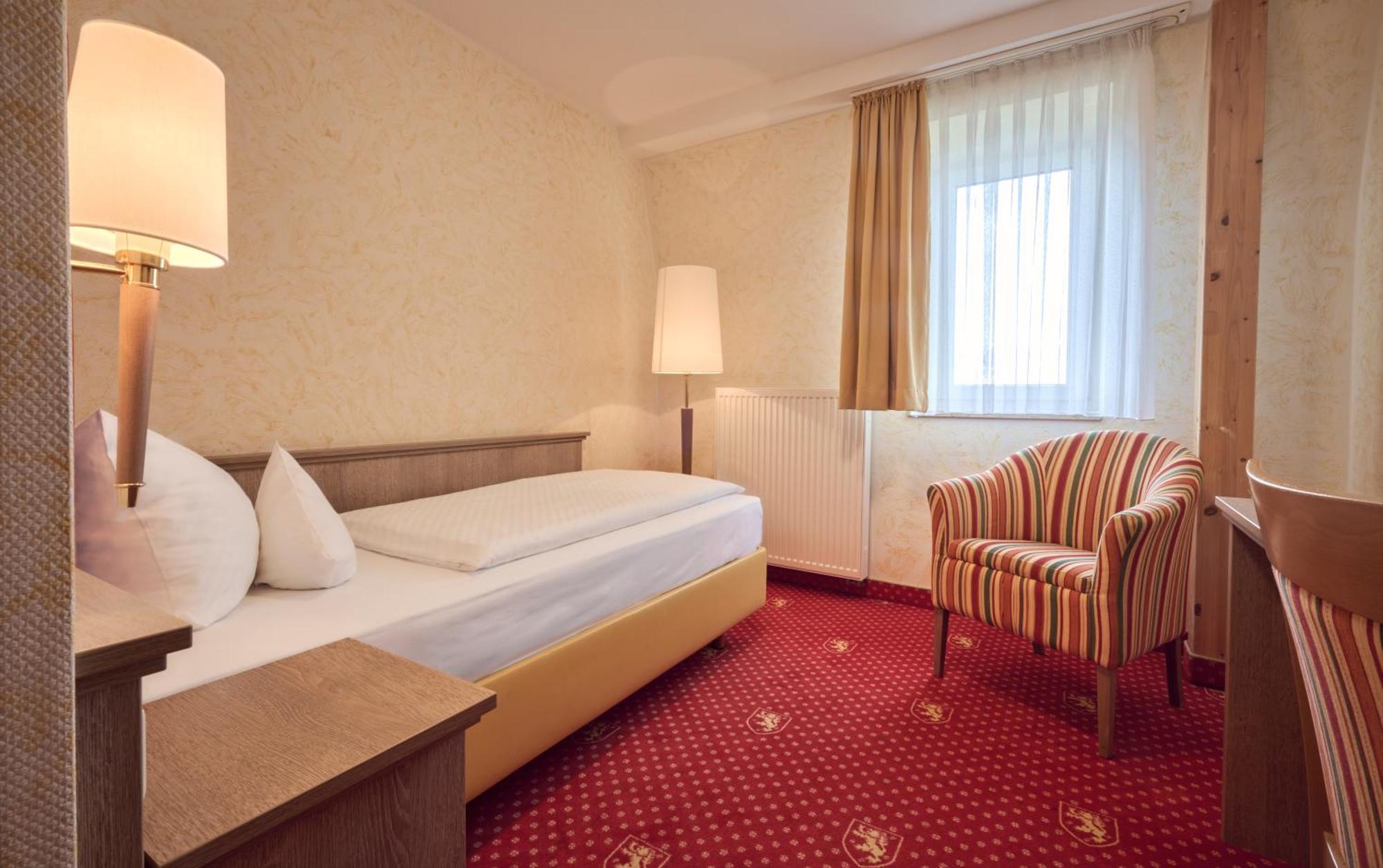 Hotel Wittelsbacher Hoeh Вюрцбург Номер фото