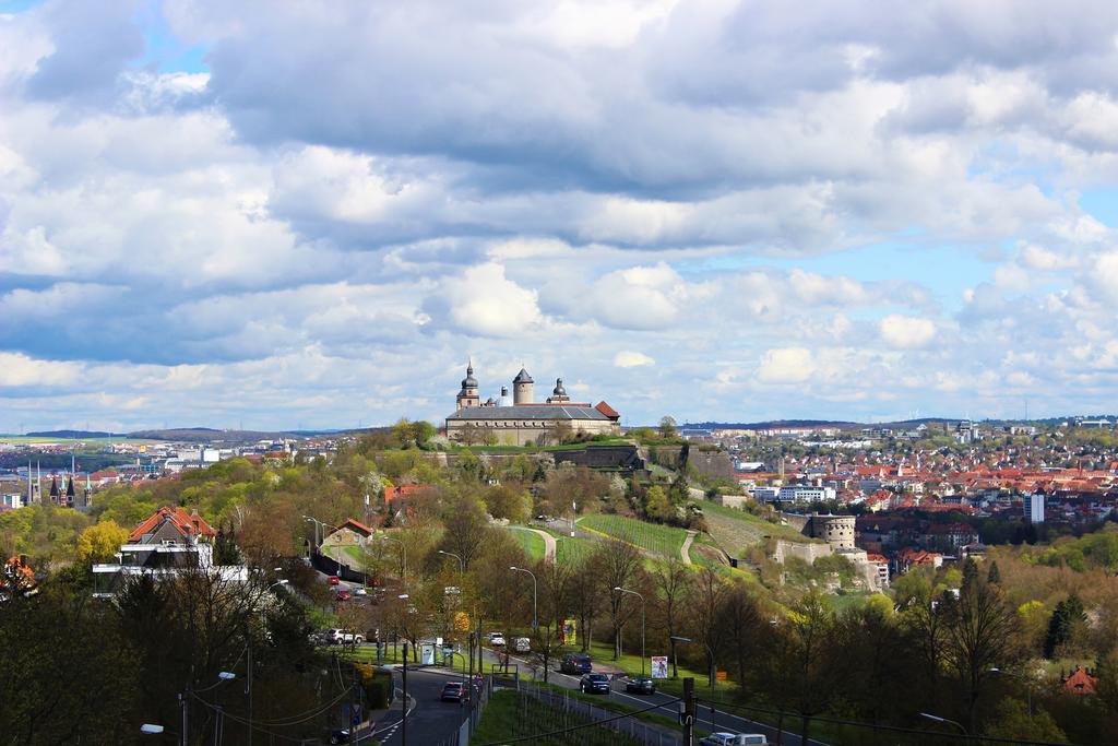 Hotel Wittelsbacher Hoeh Вюрцбург Экстерьер фото