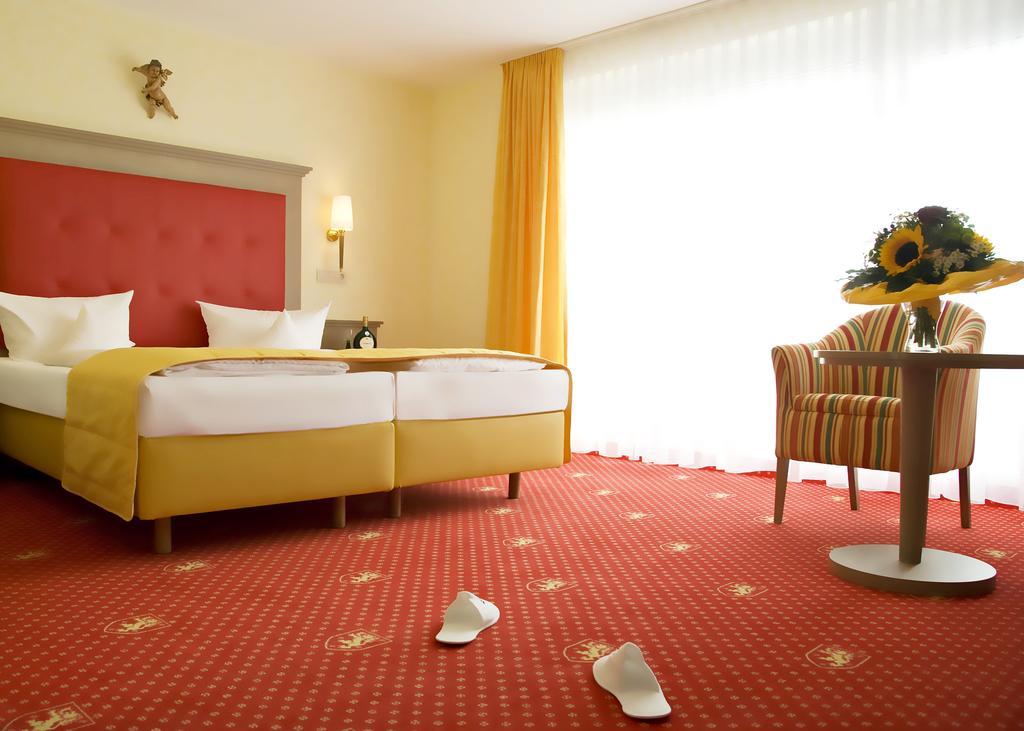 Hotel Wittelsbacher Hoeh Вюрцбург Экстерьер фото